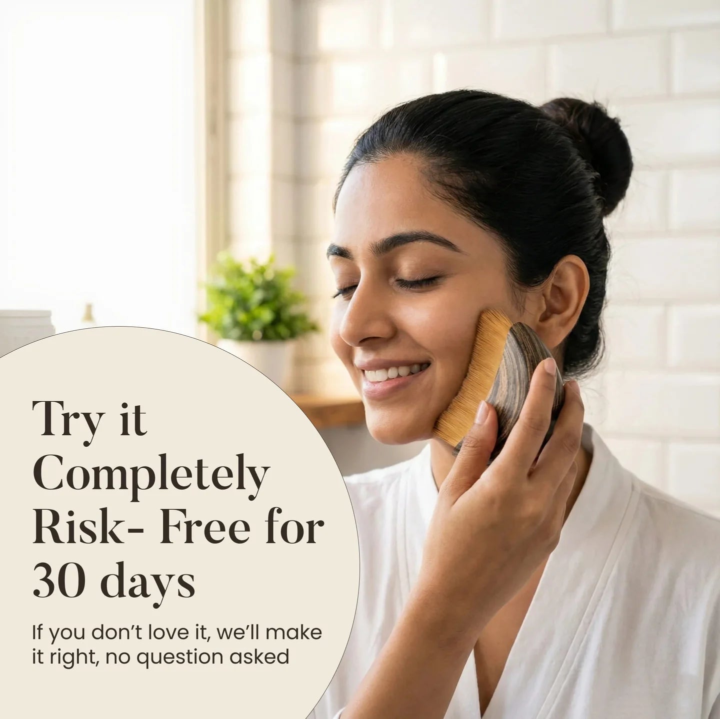 Gloveo™ Contour Face Brush